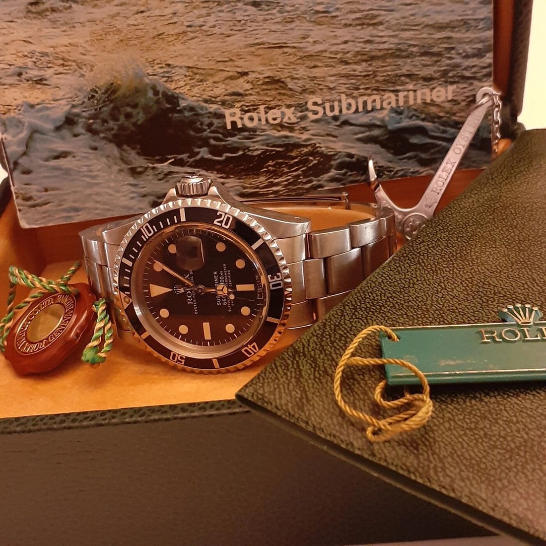 W/ BOX PAPERS ROLEX SUBMARINER STEEL 40 MM NEVER POLISH 1680 BLACK WATCH 1979: W/ BOX PAPERS ROLEX SUBMARINER STEEL 40 MM NEVER POLISH 1680 BLACK WATCH 1979 Condition: Pre-owned - Good: This item has been gently used but is in good condition. It might have a few signs ... Read m