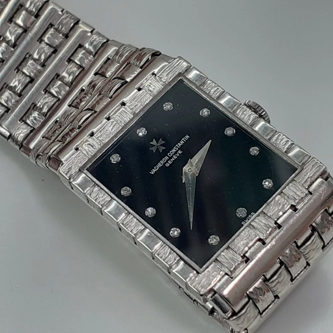 W/BOX VACHERON CONSTANTIN CLASSIC LADIES 24X30MM 18K WHITE GOLD BLACK WATCH 7186 (1 of 2)