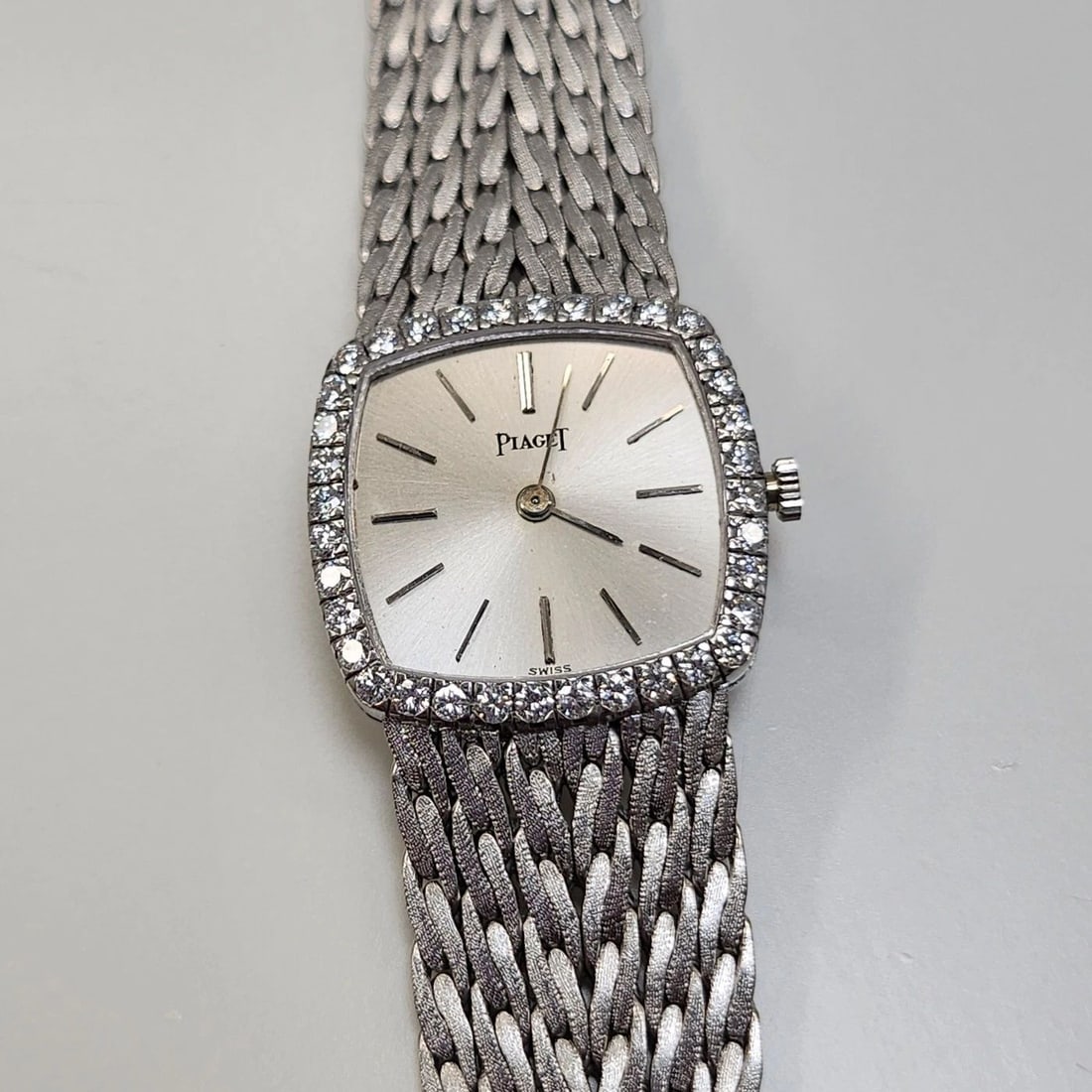 PIAGET LADIES 23 MM 18K WHITE GOLD INTEGRATED MANUAL WATCH 9236 (1 of 2)