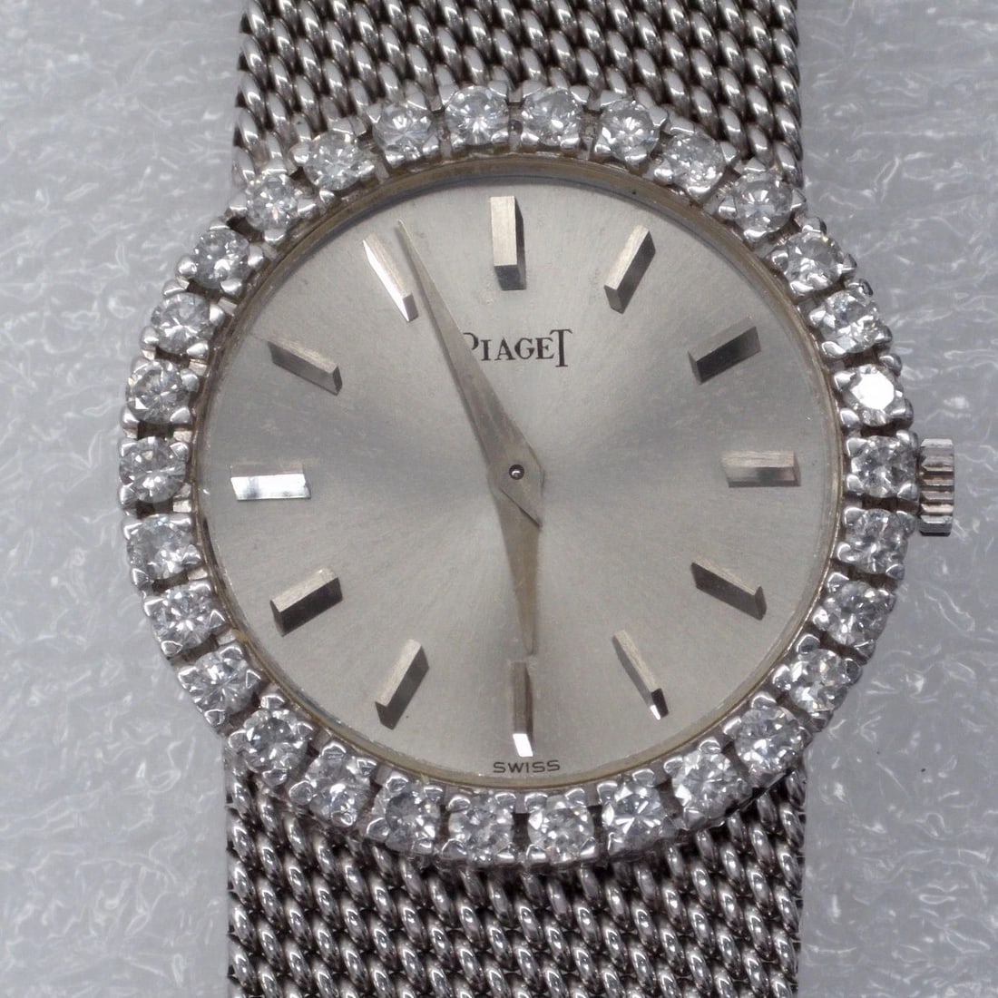 PIAGET DANCER 26 MM LADIES 18K WHITE GOLD DIAMOND BEZEL MANUAL WATCH 9190 (1 of 2)