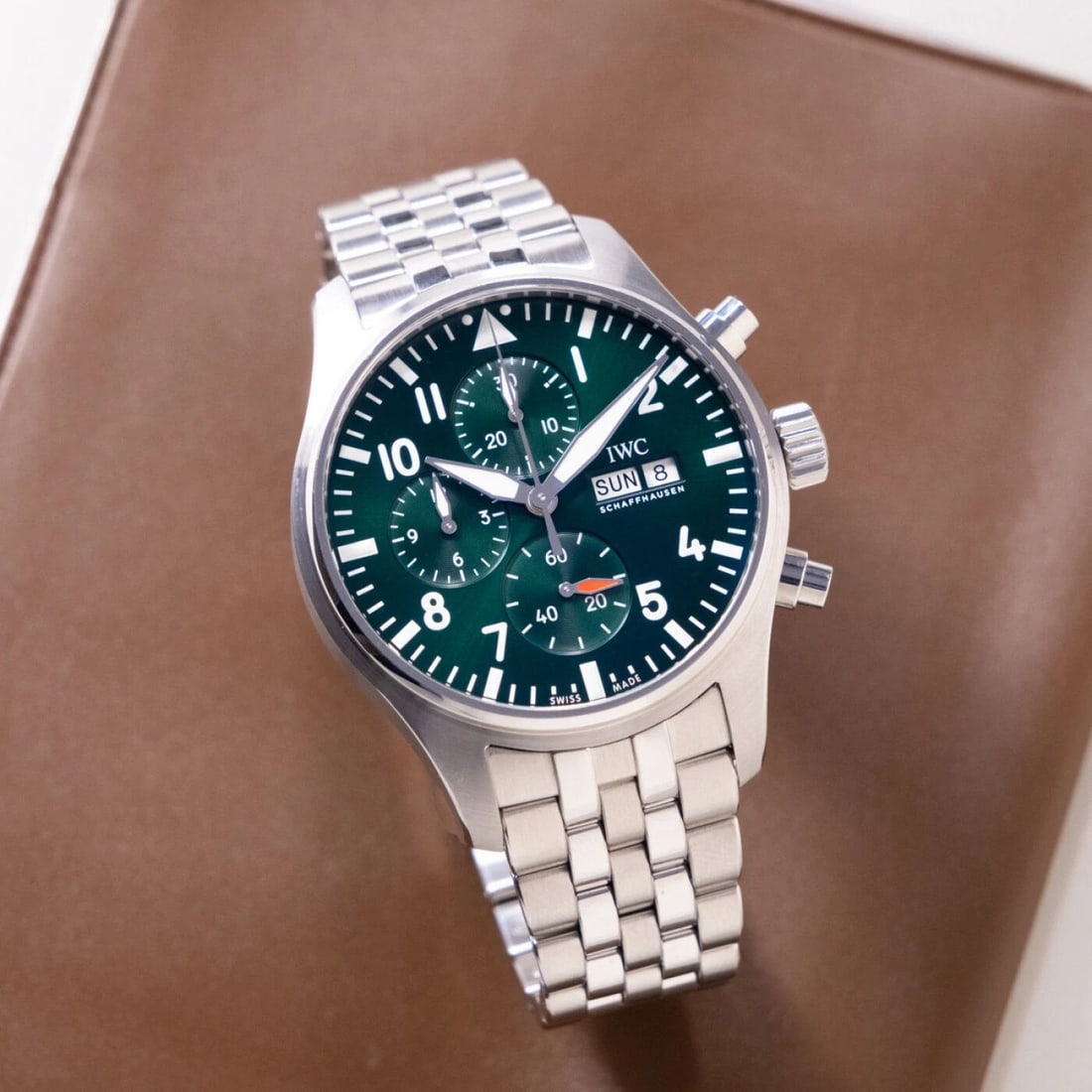NEW IWC PILOTS STAINLESS STEEL AUTOMATIC 43 MM GREEN WATCH IW378006: NEW IWC PILOTS STAINLESS STEEL AUTOMATIC 43 MM GREEN WATCH IW378006 Condition: New with box and papers: This item is brand new and has never been worn. It still has the original ... Read more about th
