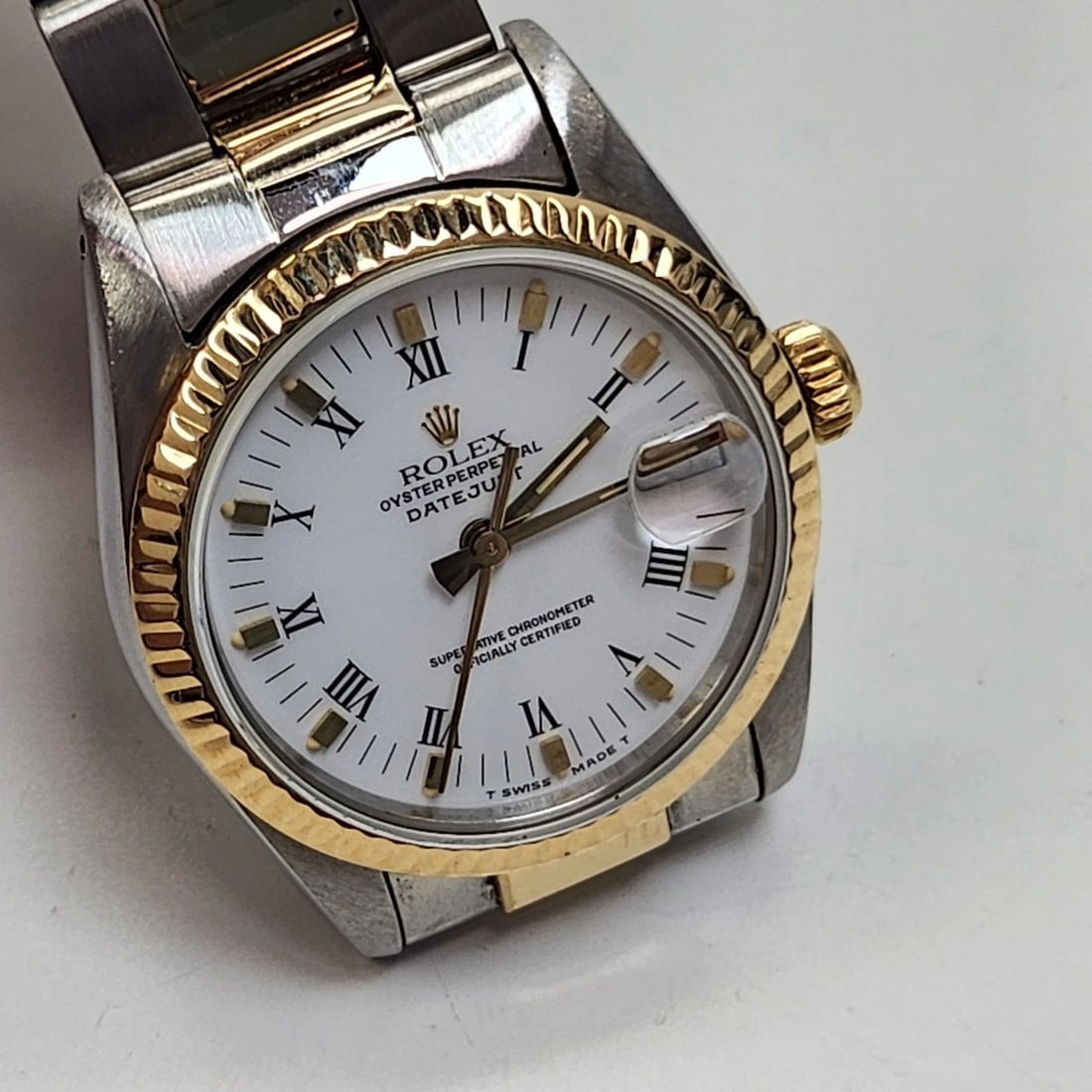 ROLEX MIDSIZE DATEJUST 31 MM TWO TONE OYSTER WHITE ROMAN WATCH 68240 CIRCA 1987: ROLEX MIDSIZE DATEJUST 31 MM TWO TONE OYSTER WHITE ROMAN WATCH 68240 CIRCA 1987 Condition: Pre-owned - Good: This item has been gently used but is in good condition. It might have a few signs ... Read