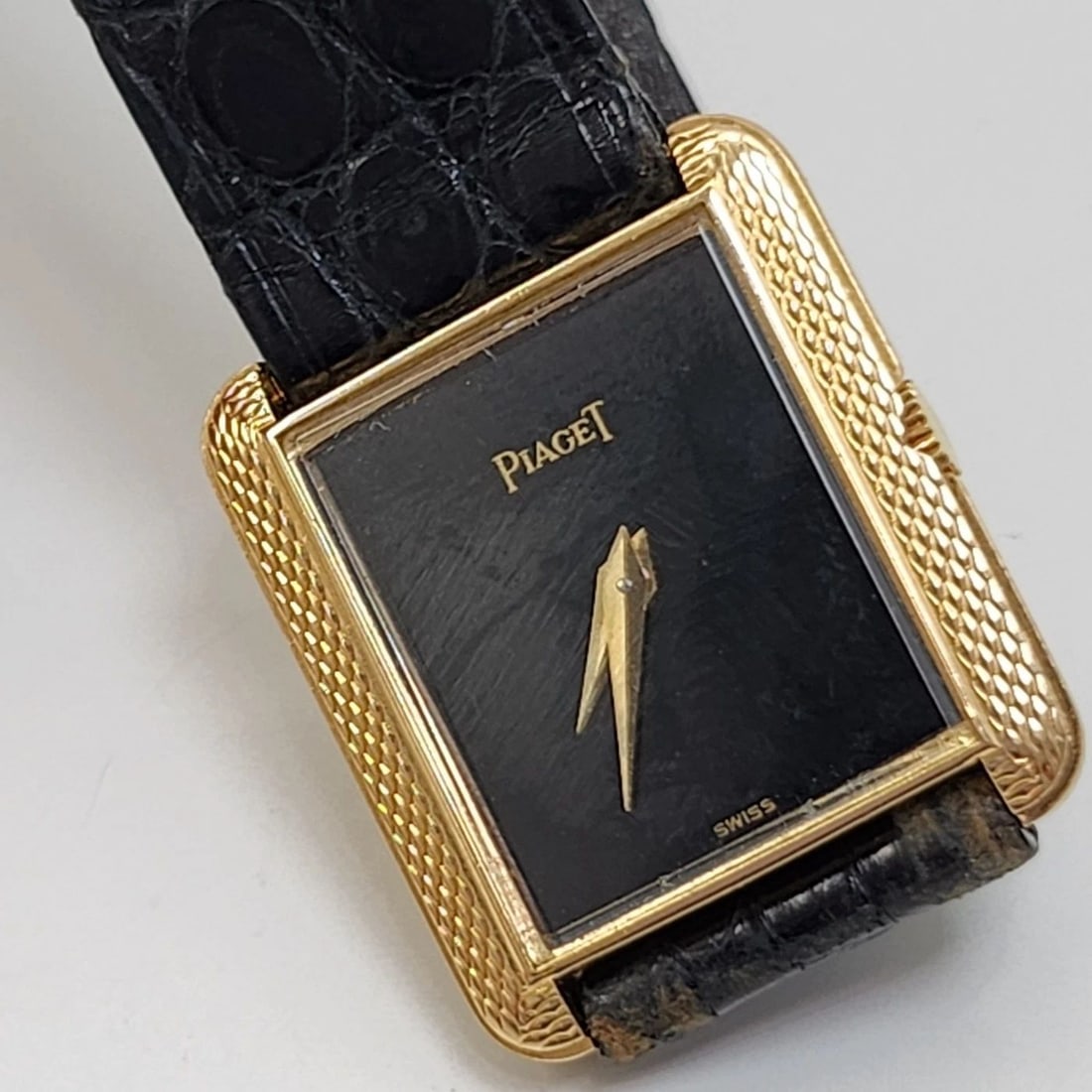 PIAGET PROTOCOLE 20 X 25 MM 18K YELLOW GOLD MANUAL BLACK LEATHER WATCH 41537 (1 of 2)