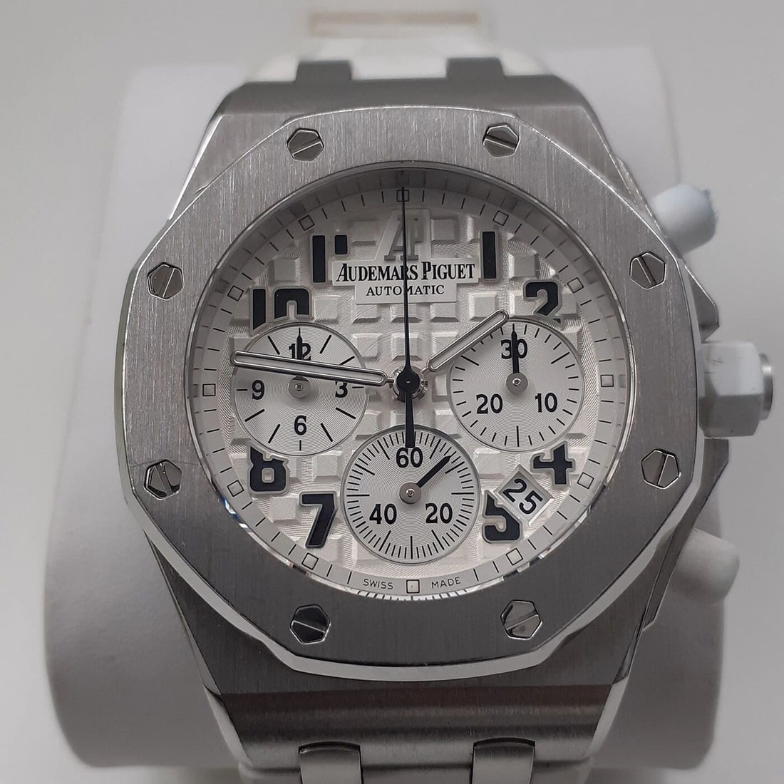 AUDEMARS PIGUET ROYAL OAK OFFSHORE LADY 37 MM WHITE WATCH 26283ST.OO.D010CA.01: AUDEMARS PIGUET ROYAL OAK OFFSHORE LADY 37 MM WHITE WATCH 26283ST.OO.D010CA.01 Manufacturer Audemars Piguet Category Royal Oak Lady Reference Number 26283ST.OO.D010CA.01 Band Color White Band Type Rub