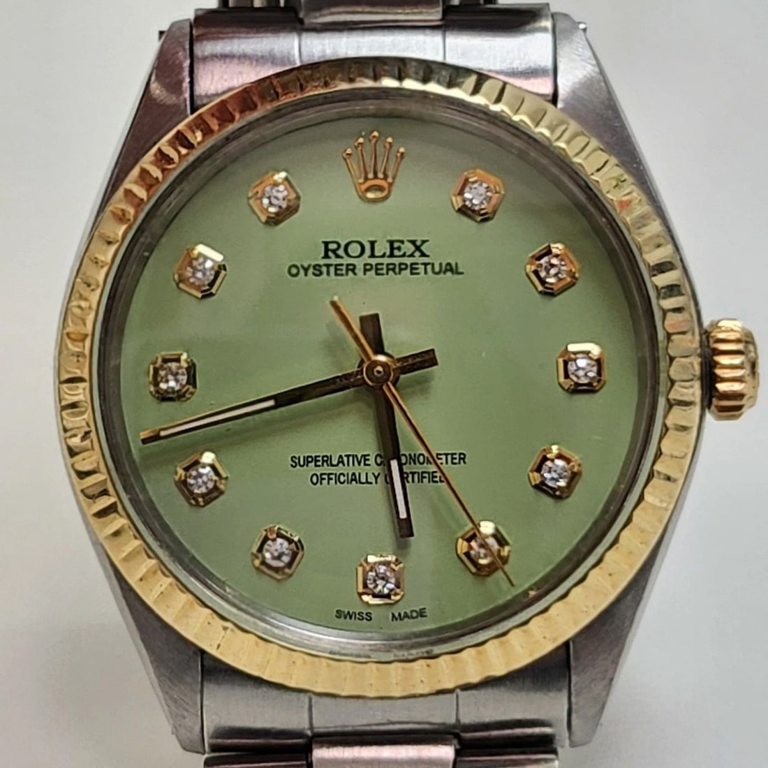 ROLEX OYSTER PERPETUAL 34 MM TWO TONE GREEN PISTACHIO DIAMOND DIAL WATCH 5500: ROLEX OYSTER PERPETUAL 34 MM TWO TONE GREEN PISTACHIO DIAMOND DIAL WATCH 5500 Condition: Pre-owned - Good: This item has been gently used but is in good condition. It might have a few signs ... Read m