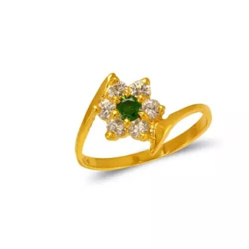 NEW 14K YELLOW GOLD LADIES FLOWER CZ RING: NEW 14K YELLOW GOLD LADIES CZ RING 14K Yellow Gold Size 7 Approx. 11mm Center High Polished/Cubic Zirconia Weight: 1.9 Grams