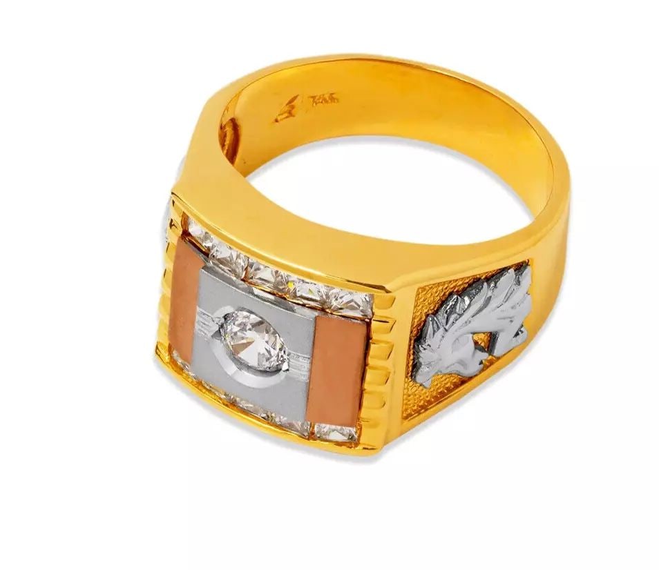NEW 14K TRI COLOR GOLD MEN'S FANCY CZ RING: NEW 14K TRI COLOR GOLD MEN'S FANCY CZ RING 14K Tricolor Gold Size 10 Approx. 13mm Center, 5.5mm Band High Polished/Cubic Zirconia Weight: 10.7 Grams