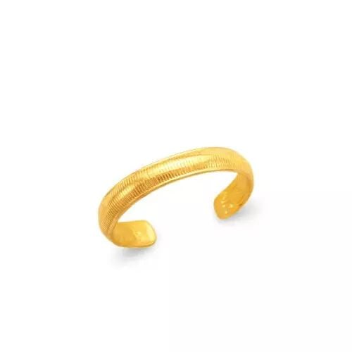 NEW 14K YELLOW GOLD DESIGN KNUCKLE / TOE RING: NEW 14K YELLOW GOLD DESIGN KNUCKLE / TOE RING 14K Yellow Gold Approx. 3mm Center High Polished/Diamond Cut Adjustable Weight: 1.1 Grams