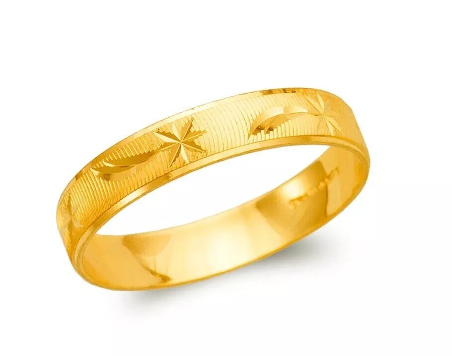 NEW 14K YELLOW GOLD 4MM SHOOTING STAR STAMPING WEDDING BAND: NEW 14K YELLOW GOLD 4MM SHOOTING STAR STAMPING WEDDING BAND 14K Yellow Gold Approx. 4mm Wide High Polished/Diamond Cut Apx Weight: 1.4g -1.7g