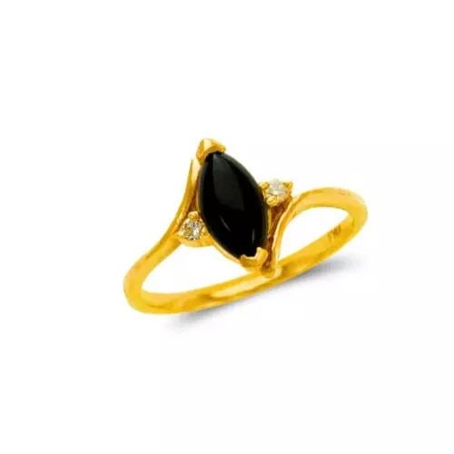 NEW 14K YELLOW GOLD LADIES ONYX RING: NEW 14K YELLOW GOLD LADIES ONYX RING 14K Yellow Gold Size 7 Approx. 11mm High Polished/Cubic Zirconia Weight: 3.0 Grams