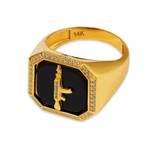 NEW 14K YELLOW GOLD MEN'S RIFLE RING: NEW 14K YELLOW GOLD MEN'S RIFLE RING 14K Yellow Gold Approx. 18mm Center, 4mm Band High Polished/Cubic Zirconia Weight: 8.0 Grams