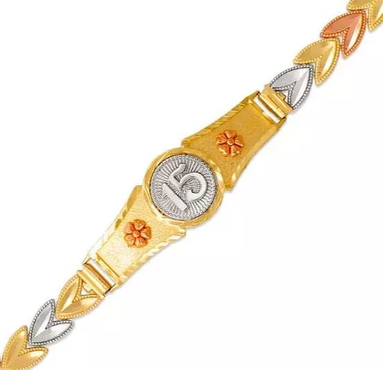 NEW 14K TRI COLOR GOLD FACETED DIAMOND CUT 15 ANOS BRACELET 6 mm: NEW 14K TRI COLOR GOLD FACETED DIAMOND CUT 15 ANOS BRACELET 6 mm 14K Tricolor Gold Approx. 6mm Wide, 13mm Center High Polished/Diamond Cut Lobster lock Length : 7" Inch Weight: 9.2 Grams