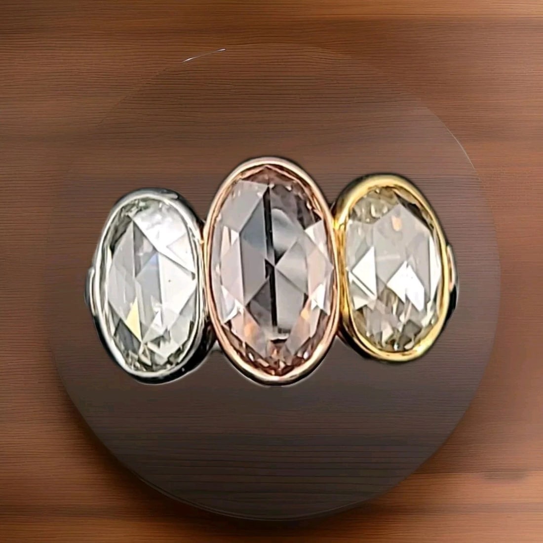 VINTAGE PLATINUM 18K GOLD ENGAGEMENT RING 3.48CT.NATURAL OVAL ROSE CUT DIAMOND: VINTAGE PLATINUM 18K GOLD ENGAGEMENT RING 3.48CT.NATURAL OVAL ROSE CUT DIAMOND Here is an outstanding platinum 18k gold three-stone oval rose-cut diamond engagement ring, the beautiful oval rose-cut d