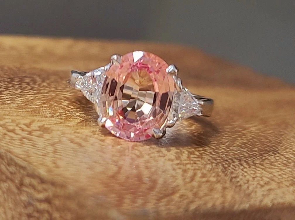 14K WHITE GOLD ENGAGEMENT RING 3.15CT.NATURAL UNTREATED PADPARADCHA SAPPHIRE GIA: 14K WHITE GOLD ENGAGEMENT RING 3.15CT.NATURAL UNTREATED PADPARADCHA SAPPHIRE GIA Gorgeous 14k white gold natural untreated pink orange padparadcha sapphire set in 14k white gold ring center oval shape