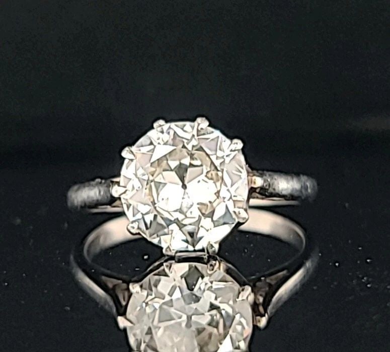 2.31CT. VINTAGE PLATINUM ENGAGEMENT RING NATURAL EURO CUT DIAMOND CIRC 1930'S: 2.31CT. VINTAGE PLATINUM ENGAGEMENT RING NATURAL EURO CUT DIAMOND CIRC 1930'S Gorgeous Vintage platinum Engagement ring circ 1930's center natural euro cut round Diamond weight 2.31ct.SIZE 8.9mmx9mm L
