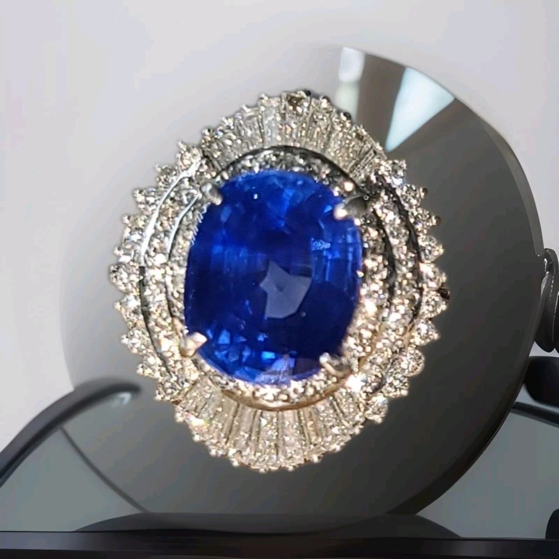 PLATINUM VINTAGE BALLERINA RING 7.78CT.NATURAL BLUE SAPPHIRE OVAL SHAPE (1 of 2)