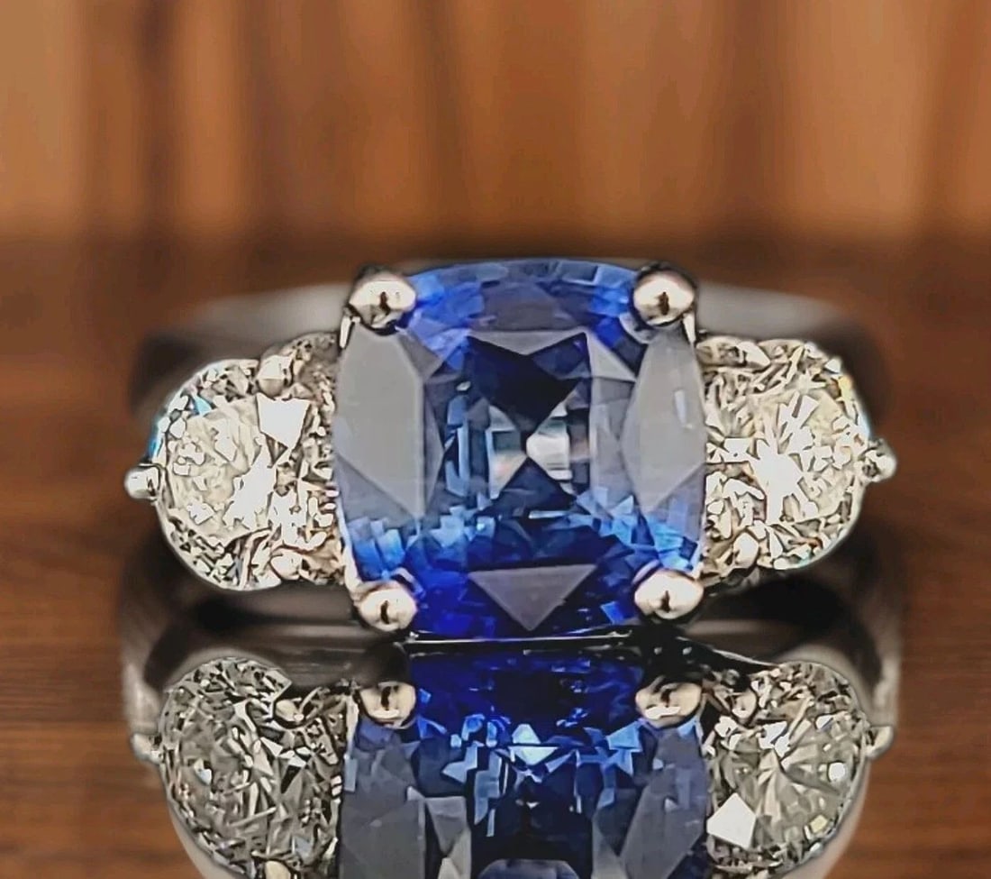 VINTAGE PLATINUM ENGAGEMENT RING 4.16CT CUSHION SHAPE BLUE SAPPHIRE GIA CERT: VINTAGE PLATINUM ENGAGEMENT RING 4.16CT CUSHION SHAPE BLUE SAPPHIRE GIA CERT GORGEOUS vintage platinum engagement ring natural blue ceylon sapphire in cushion shape GIA cert Center natural ceylon blue