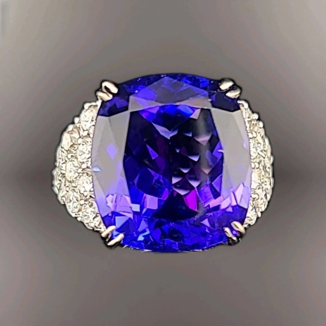 14K WHITE GOLD ENGAGEMENT RING 19.60CT.NATURAL TANZANITE CUSHION GIA CERT (1 of 2)