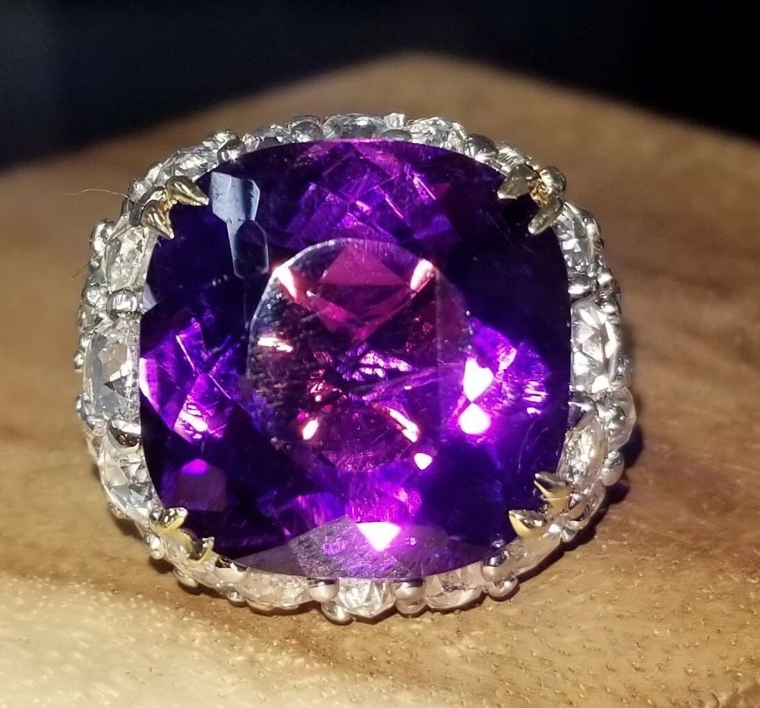 VINTAGE PLATINUM 18K YELLOW GOLD 22.20CT. NATURAL DIAMOND PURPLE AMETHYST: VINTAGE PLATINUM 18K YELLOW GOLD 22.20CT. NATURAL DIAMOND PURPLE AMETHYST GORGEOUS vintage platinum 18k yellow gold amethyst ring natural purple amethyst in cushion shape circ 1950's center natural am