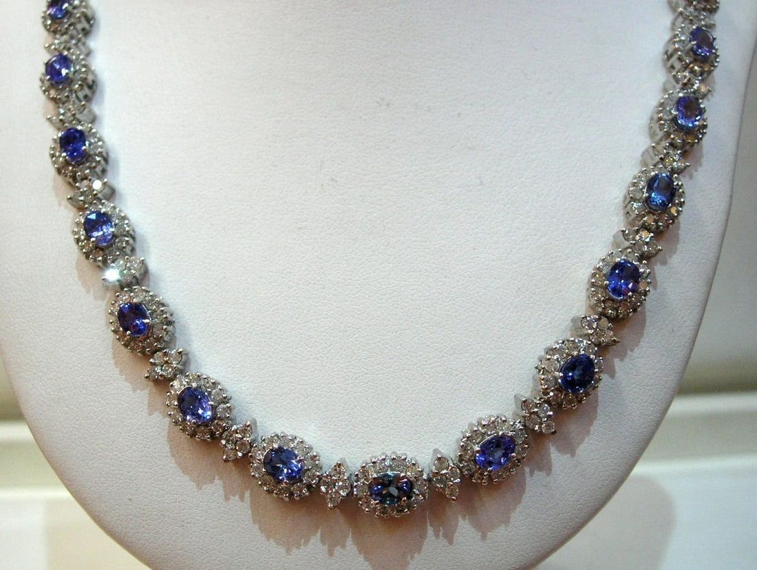 GORGEOUS 14K WHITE GOLD NATURAL BLUE TANZANITE NECKLACE 32.04CT (1 of 2)