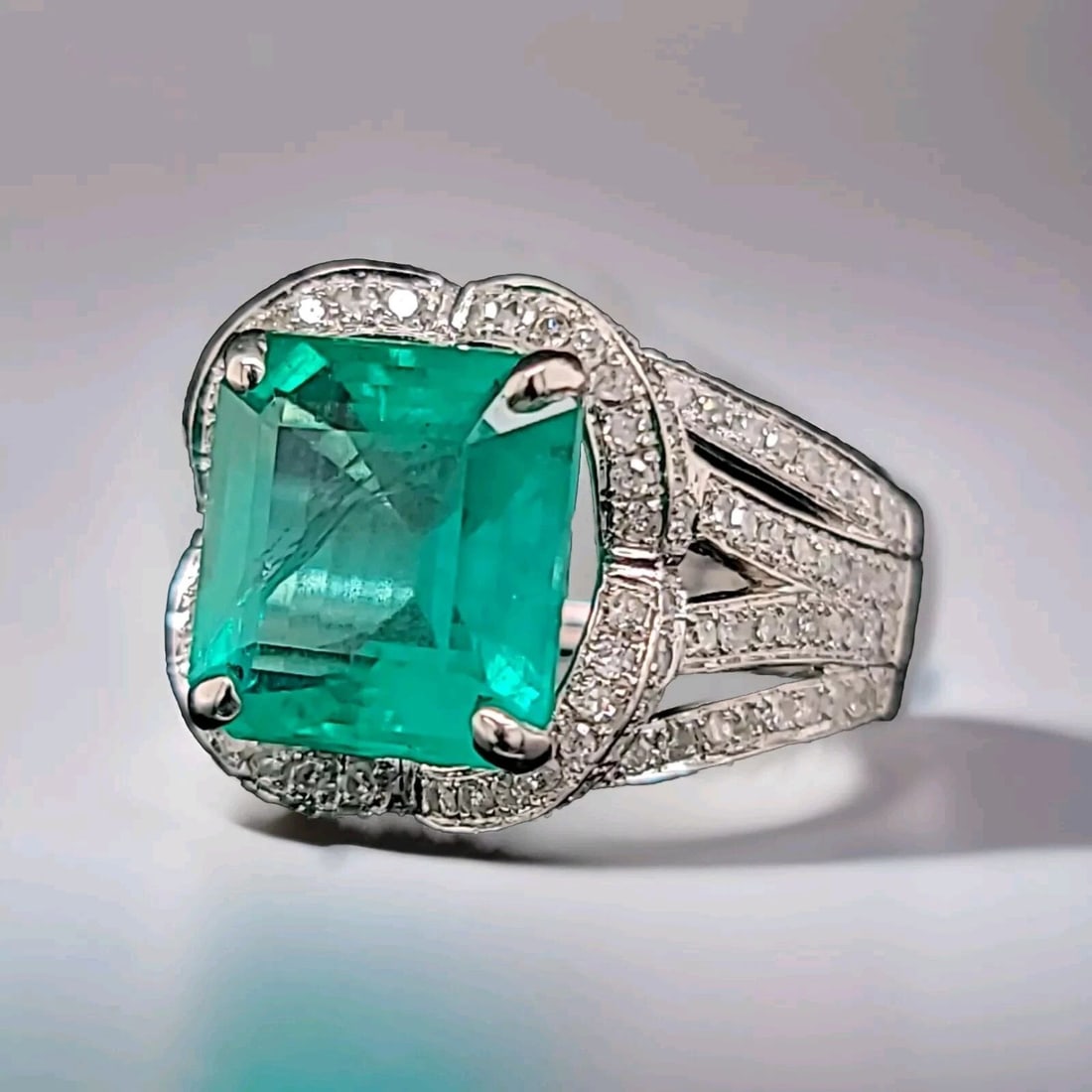 14K WHITE GOLD VINTAGE STATEMENT RING 5.29CT. NATURAL GREEN EMERALD GIA CERT (1 of 2)