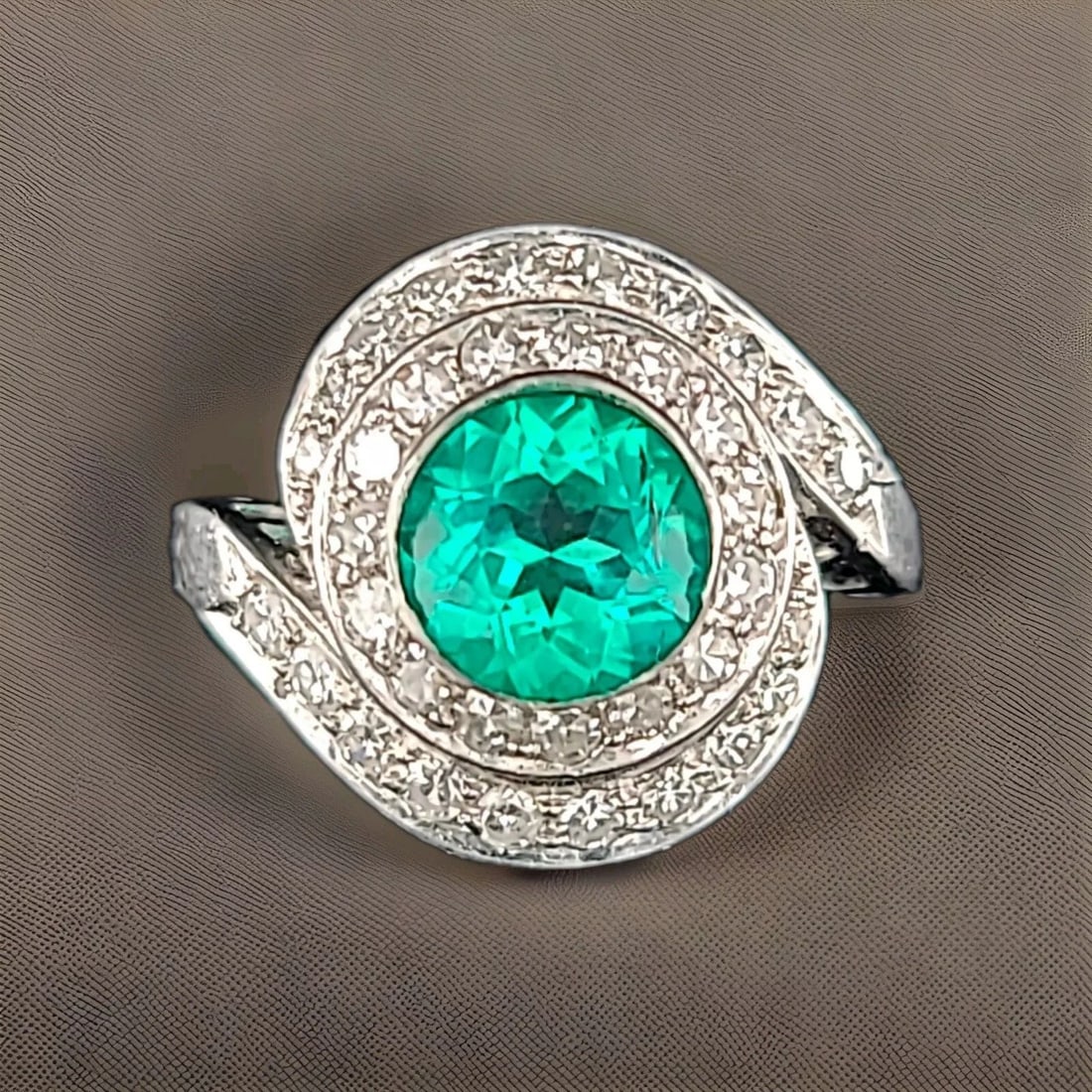 VINTAGE PLATINUM RING 1.52CT. NATURAL GREEN EMERALD ROUND SHAPE CIRC 1940'S (1 of 2)