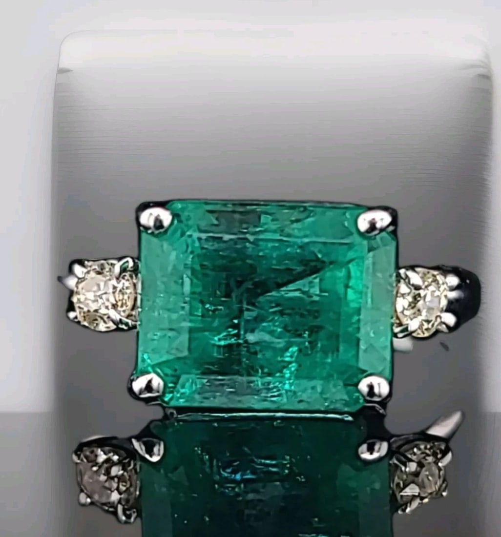 VINTAGE 14K WHITE GOLD ENGAGEMENT RING 4.47CT. NATURAL GREEN EMERALD GIA CERT. (1 of 2)