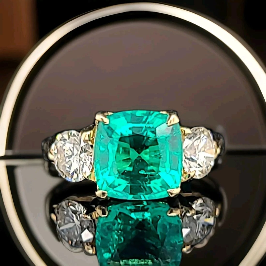 VINTAGE 14K YELLOW GOLD ENGAGEMENT RING 2.75CT. LAB GROWN GREEN EMERALD CUSHION (1 of 2)