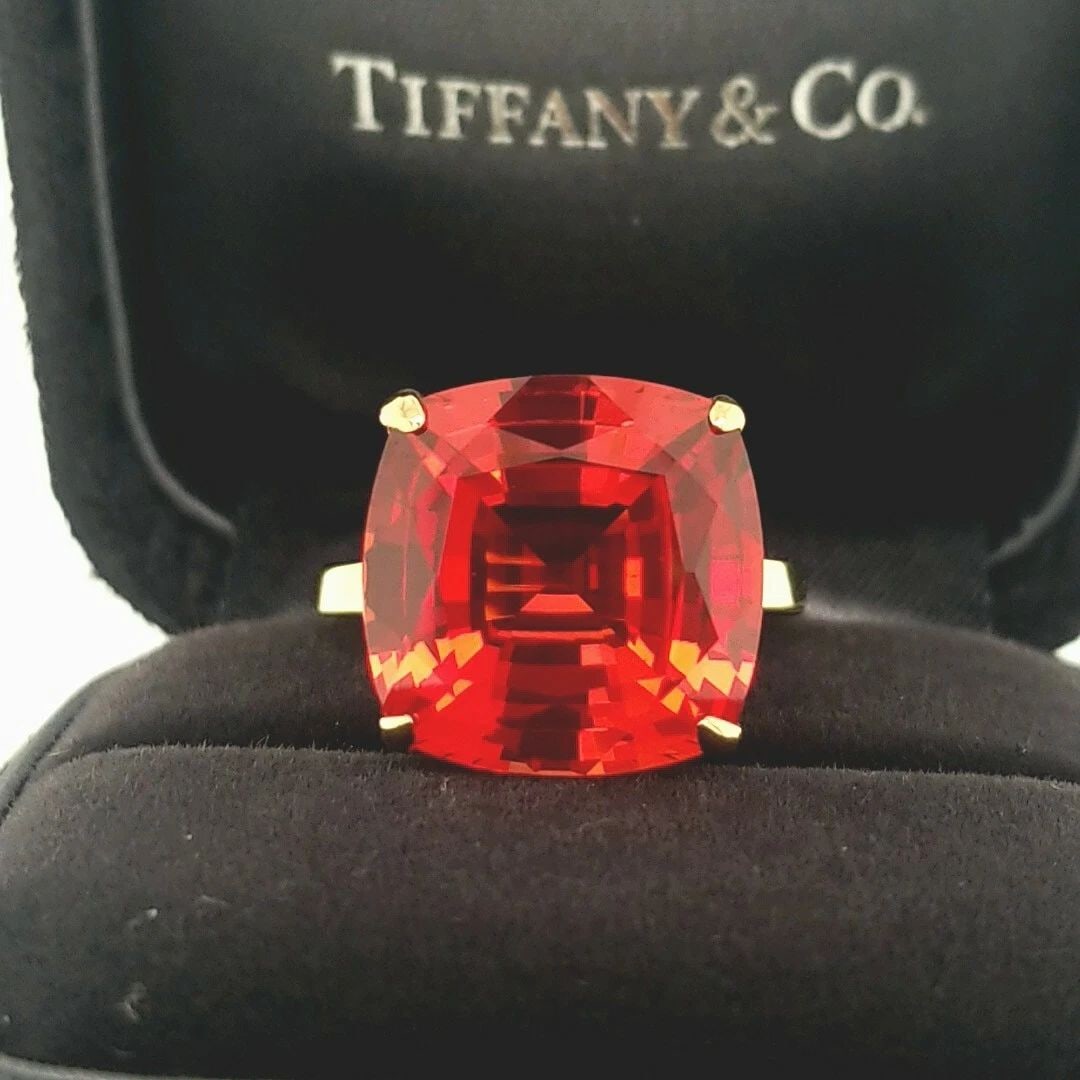 TIFFANY & CO 18K YELLOW GOLD ENGAGEMENT RING ORANGE SAPPHIRE 14.75CT.CUSHION CUT (1 of 2)