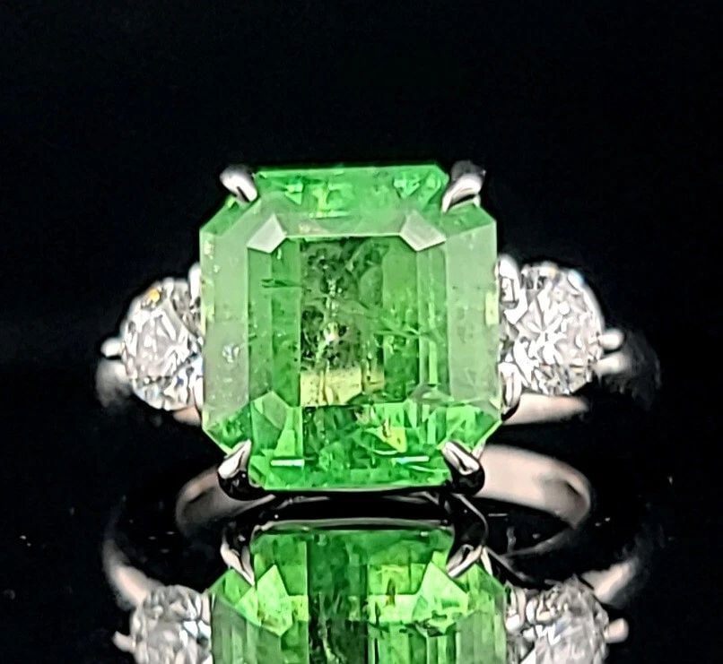 VINTAGE 14K WHITE GOLD ENGAGEMENT RING 6.50CT. NATURAL GREEN TSAVORITE (1 of 2)