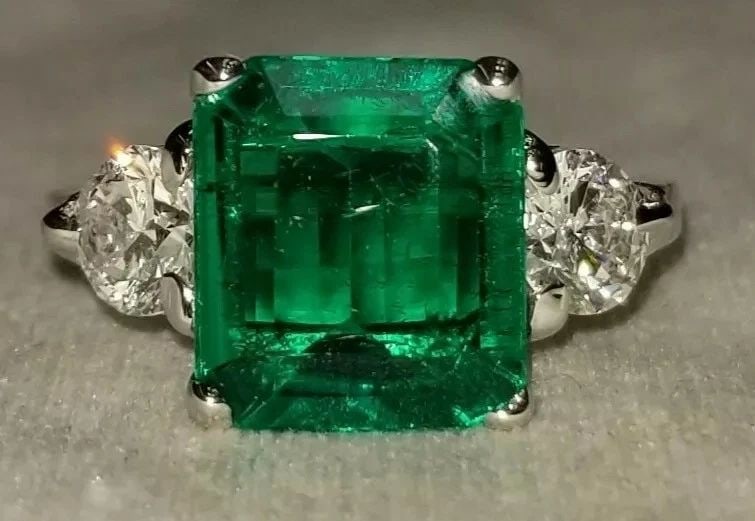 14K WHITE GOLD THREE STONES ENGAGEMENT RING 3.18CT.GREEN EMERALD (1 of 2)