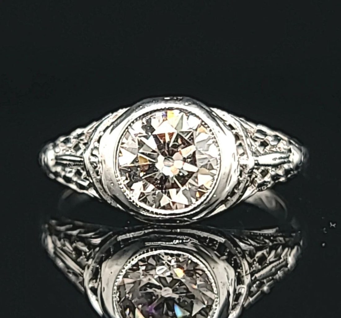 18K WHITE GOLD VINTAGE FILIGREE ENGAGEMENT RING 1.02CT.NATURAL EURO CUT DIAMOND: 18K WHITE GOLD VINTAGE FILIGREE ENGAGEMENT RING 1.02CT.NATURAL EURO CUT DIAMOND Gorgeous 18k white gold Engagement ring filigree art deco natural euro cut Diamond circ 1930's center set natural euro c