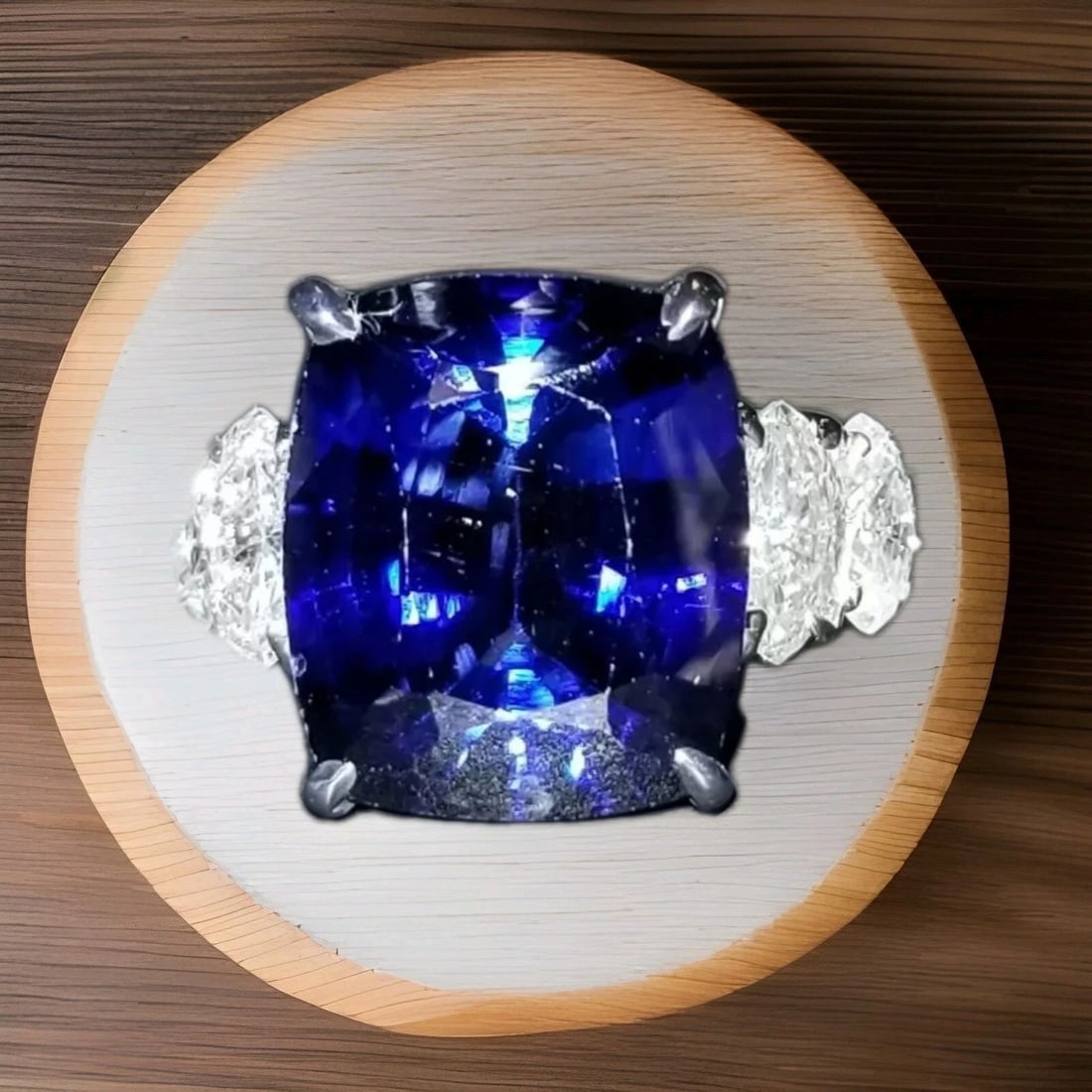 VINTAGE 14K WHITE GOLD RING 9.62CT.LAB GROWN BLUE SAPPHIRE CUSHION SHAPE: VINTAGE 14K WHITE GOLD RING 9.62CT. GEM BLUE SAPPHIRE CUSHION SHAPE GORGEOUS vintage 14k white gold engagement ring gem blue sapphire in cushion shape Center gem treated diffused sapphire weight 9.62c