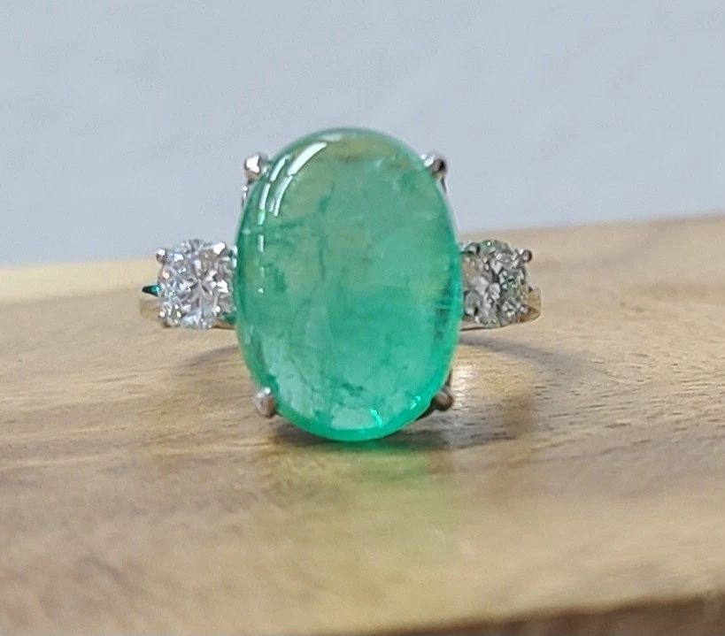 VINTAGE PLATINUM ENGAGEMENT RING 8.16CT.NATURAL COLOMBIA GREEN EMERALD CABOCHON (1 of 2)