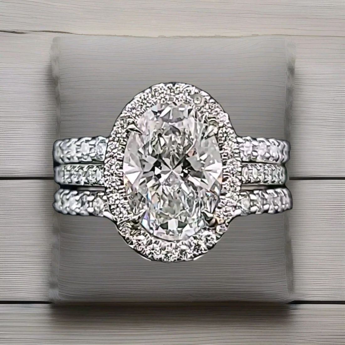 PLATINUM ENGAGEMENT RING 2.50CT. OVAL SHAPE LAB-GROWN DIAMOND F-VVS2 IGI CERT: PLATINUM ENGAGEMENT RING 2.50CT. OVAL SHAPE LAB-GROWN DIAMOND F-VVS2 IGI CERT This beautiful engagement ring features a 2.50ct oval shape lab-grown diamond with a F-VVS2 grade and AGI/IGI certificatio