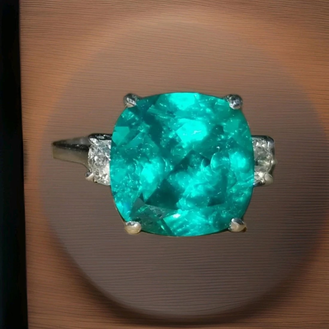 VINTAGE 14K WHITE GOLD ENGAGEMENT RING 5.95CT. LAB GROWN PARAIBA TOURMALINE: VINTAGE 14K WHITE GOLD ENGAGEMENT RING 5.98CT.BLUE TOURMALINE CUSHION SHAPE GORGEOUS vintage 14K WHITE GOLD engagement ring blue tourmaline in cushionl shape center lab grown blue tourmaline weight 5.