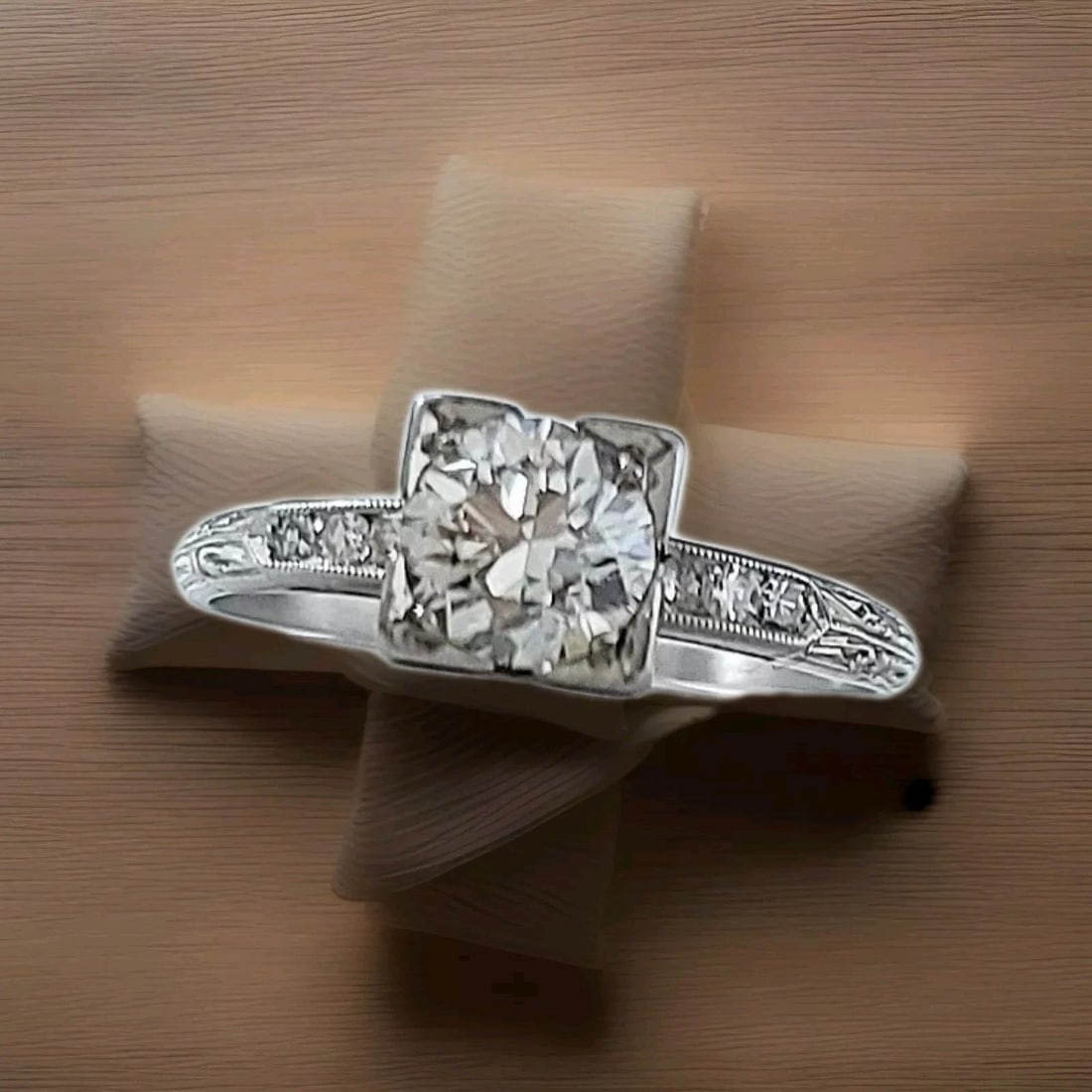 VINTAGE PLATINUM ENGAGEMENT RING 0.92CT.NATURAL EURO CUT DIAMOND CIRC 1920'S: VINTAGE PLATINUM ENGAGEMENT RING 0.92CT.NATURAL EURO CUT DIAMOND CIRC 1920'S Vintage filigree platinum euro cut diamond engagement ring circ 1920's CENTER natural euro cut diamond IN ROUND SHAPE WEIGH