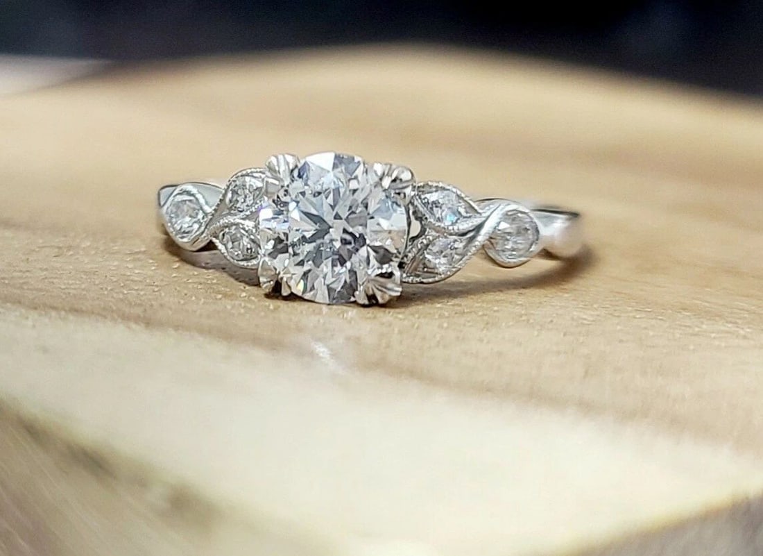 PLATINUM FILIGREE ART DECO ENGAGEMENT RING 0.82CT. NATURAL ROUND CUT DIAMOND: 0.82CT.PLATINUM FILIGREE ART DECO ENGAGEMENT RING ROUND CUT DIAMOND 1930'S Gorgeous art Deco filigree Platinum Engagement round cut natural Diamond Platinum engagement ring circ 1930's center natural