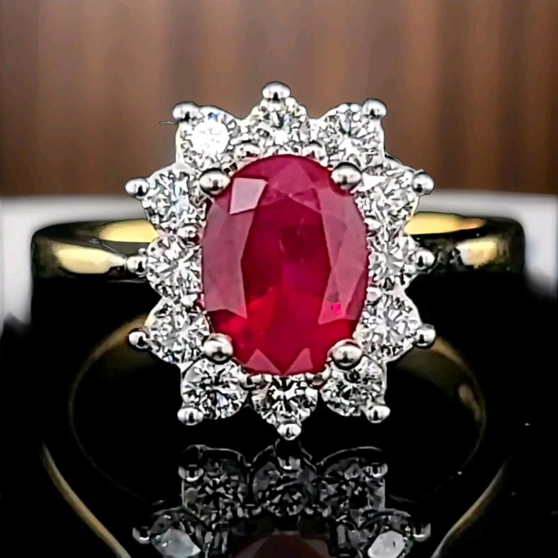 VINTAGE 14K YELLOW GOLD ENGAGEMENT RING 1.73CT.NATURAL VIVID RUBY OVAL SHAPE (1 of 2)