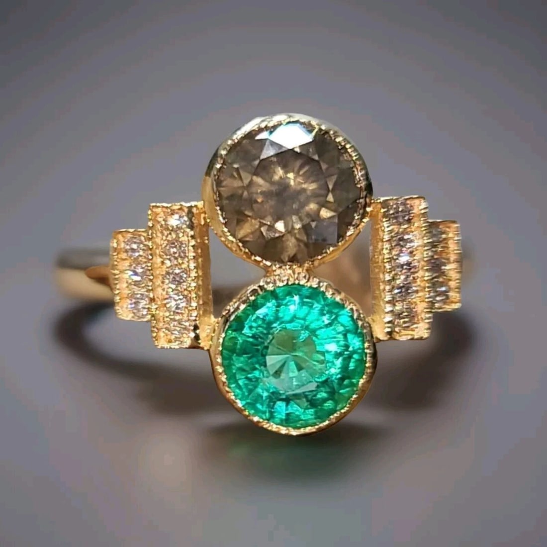 VINTAGE 14K YELLOW GOLD 1.79CT. NATURAL GREEN EMERALD DIAMOND TOI ET MOI RING (1 of 2)