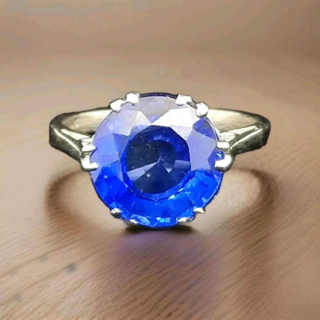 PLATINUM VINTAGE ENGAGEMENT RING 4.52CT.GEM BLUE SAPPHIRE ROUND SHAPE CIRC 1930': PLATINUM VINTAGE ENGAGEMENT RING 4.52CT.GEM BLUE SAPPHIRE ROUND SHAPE CIRC 1930' Gorgeous Vintage antique Platinum Engagement sapphire ring center round lab grown blue sapphire sapphire weight 4.52ct.
