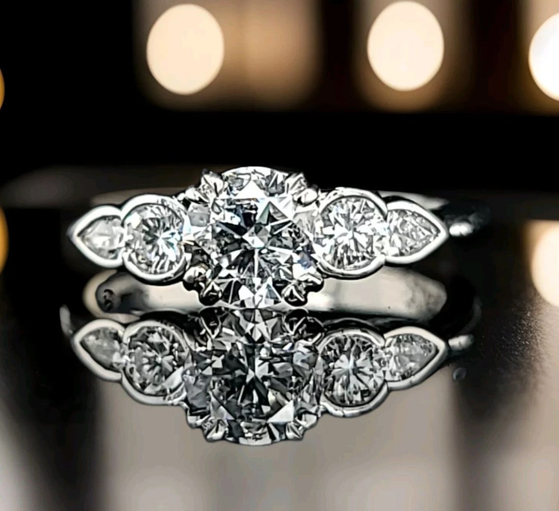 VINTAGE PLATINUM ENGAGEMENT RING NATURAL ROUND DIAMOND 0.82CT CIRC 1950'S (1 of 2)