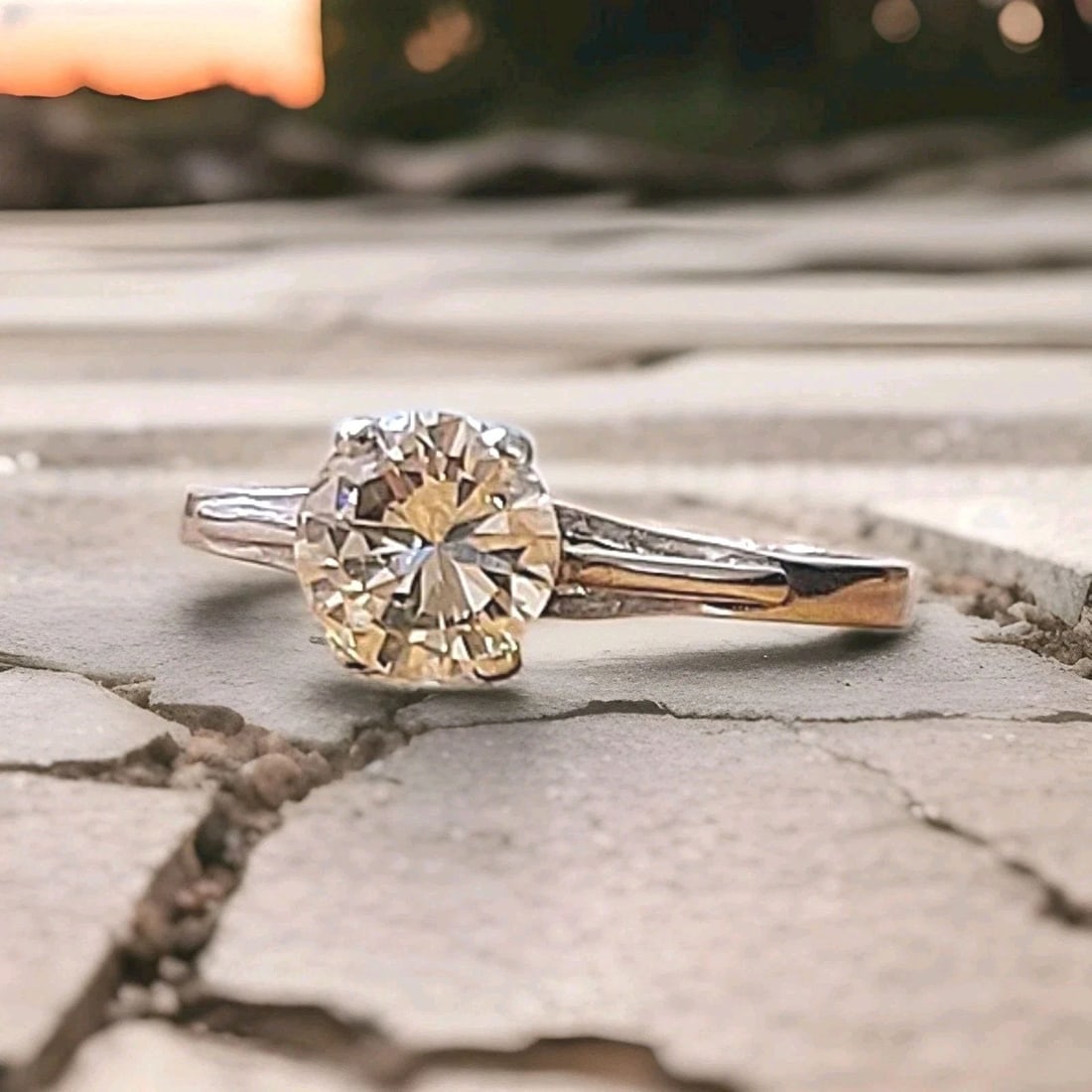PLATINUM VINTAGE ENGAGEMENT RING 0.98CT. ROUND NATURAL DIAMOND CIRC 1940'S: 1.24CT PLATINUM VINTAGE ENGAGEMENT RING ROUND EURO CUT DIAMOND CIRC 1940'S Gorgeous Vintage euro cut natural Diamond Platinum Engagement ring circ 1940's center round natural European cut diamond weig