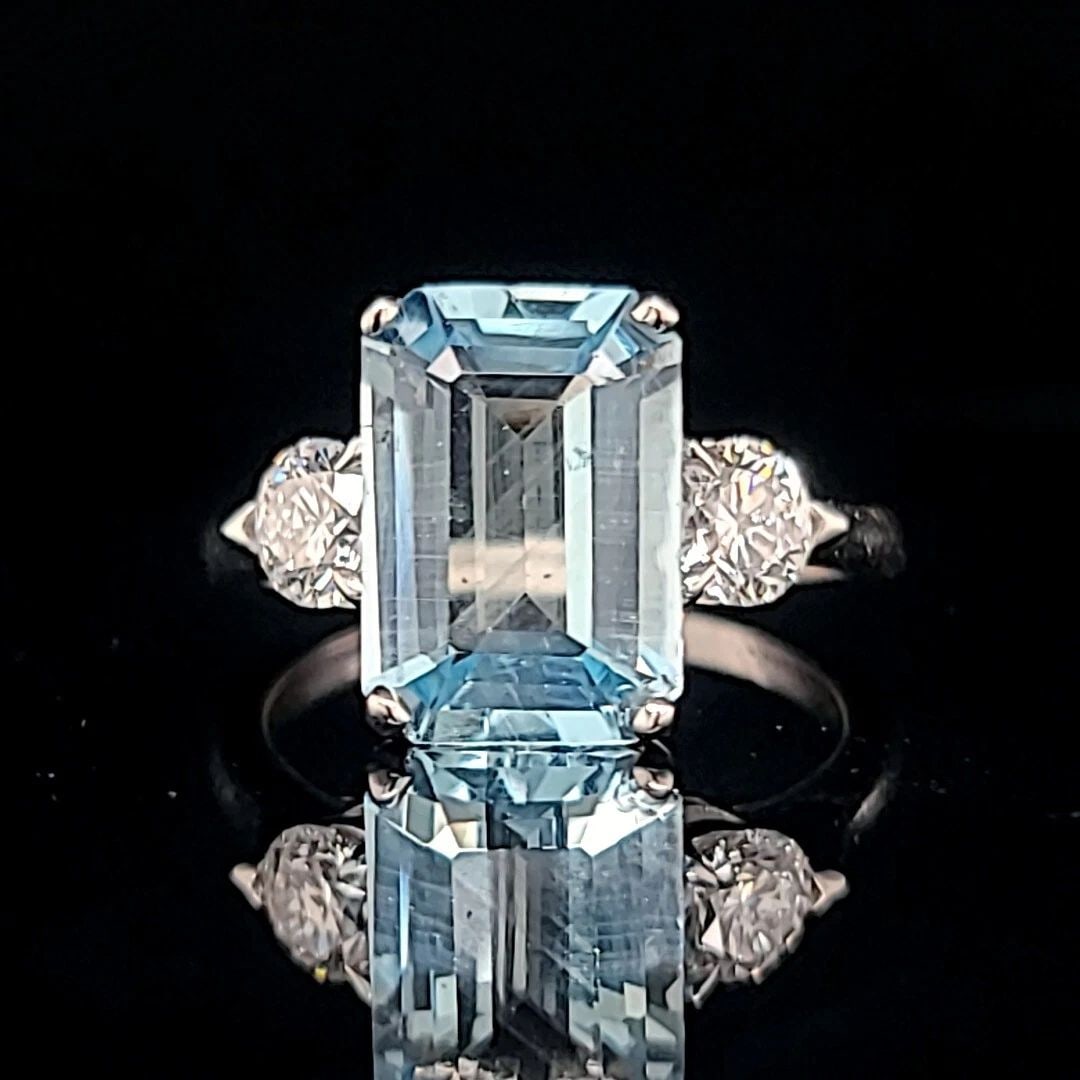 VINTAGE 14K WHITE GOLD ENGAGEMENT RING 3.48CT.NATURAL AQUAMARINE EMERALD CUT: VINTAGE 14K WHITE GOLD ENGAGEMENT RING 3.48CT.NATURAL AQUAMARINE EMERALD CUT Gorgeous vintage 14k white gold engagement ring natural aquamarine emerald shape Center natural aquamarine in emerald shape