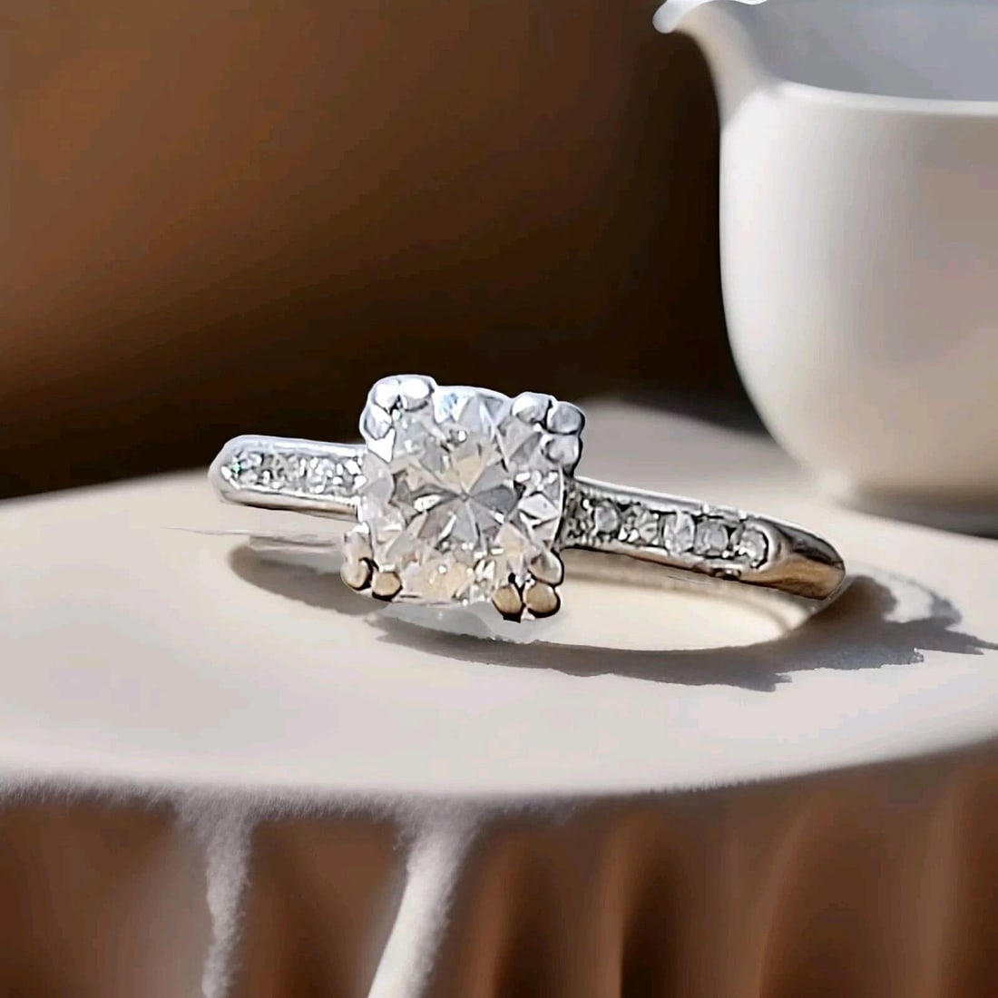 VINTAGE PLATINUM ENGAGEMENT RING 0.90CT.NATURAL OLD EURO ROUND CUT DIAMOND 1930': VINTAGE PLATINUM ENGAGEMENT RING 0.90CT.NATURAL OLD EURO ROUND CUT DIAMOND 1930' Vintage platinum old euro round cut diamond engagement RING circ 1930's CENTER natural round old euro cut diamond WEIGH