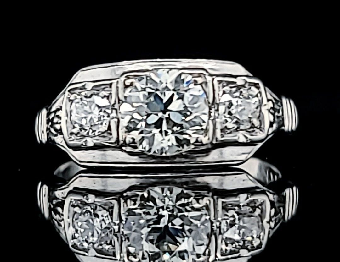 VINTAGE 14K WHITE GOLD ENGAGEMENT RING 1.12CT.NATURAL ROUND DIAMOND CIRC 1930'S: VINTAGE 14K WHITE GOLD ENGAGEMENT RING 1.12CT.NATURAL ROUND DIAMOND CIRC 1930'S Vintage 14k white gold engagement ring. Center natural old euro cut diamond WEIGHT 0.90ct. SIZE 6mm SI1-J-K VERY CLEAN,