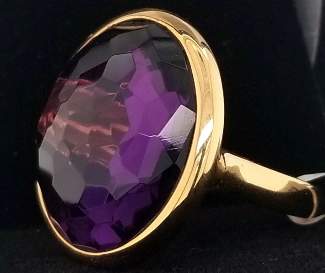 18K YELLOW GOLD ENGAGEMENTRING 23.75CT. NATURAL PURPLE ROUND AMETHYST: 18K YELLOW GOLD ENGAGEMENTRING 23.75CT. NATURAL PURPLE ROUND AMETHYST GORGEOUS Italian design crafted in 18k YELLOW GOLD ring round gem Purple amethyst Center Amethyst weight 23.75ct. size 22x22mm ver