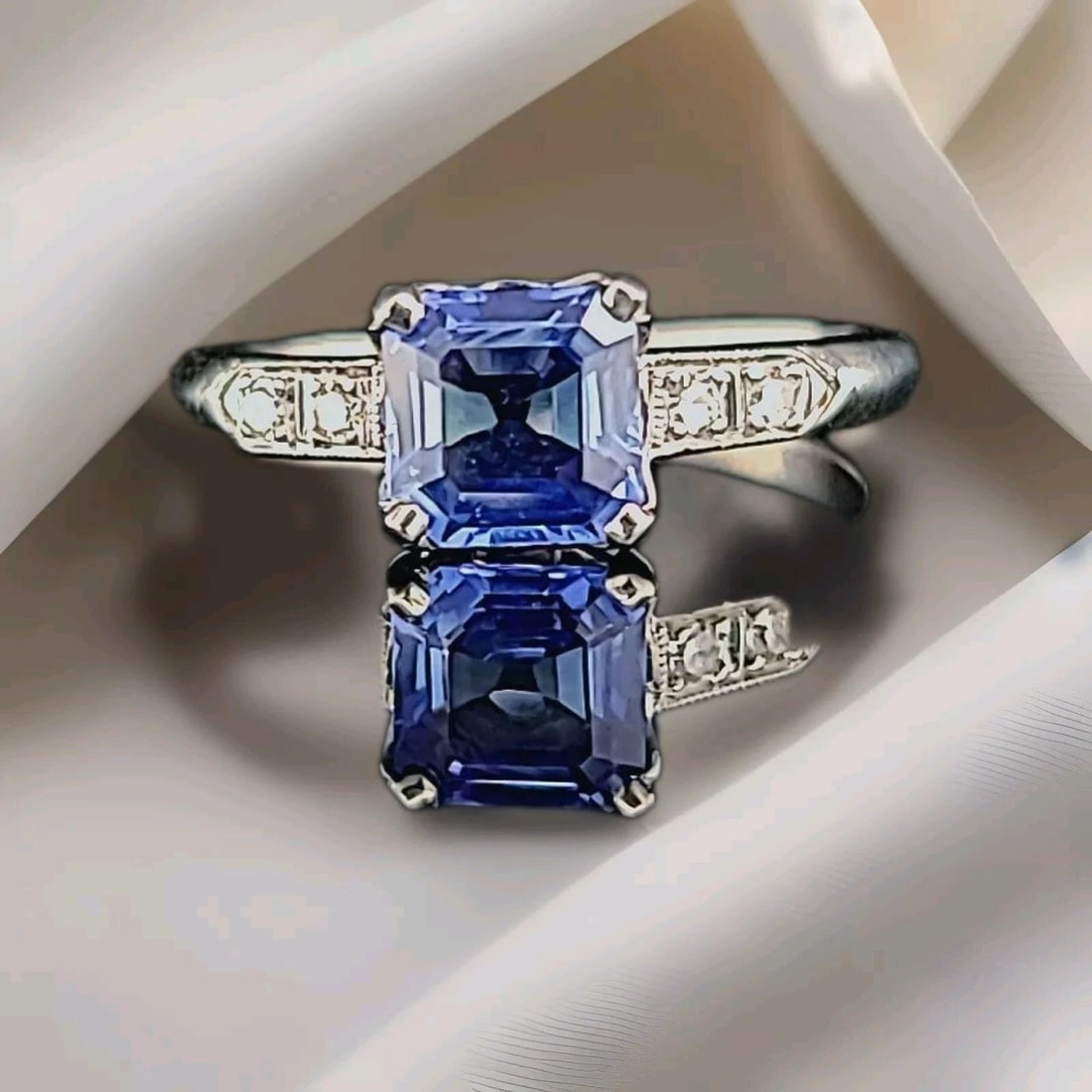 VINTAGE PLATINUM ENGAGEMENT RING 1.04CT. NATURAL BLUE SAPPHIRE RADIANT SHAPE: GORGEOUS platinum Vintage engagement ring natural untreated blue sapphire ring center Natural Sapphire in radiant shape weight 1.04ct. size 5.5mm nice medium blue color ,very clean, very lively ,very