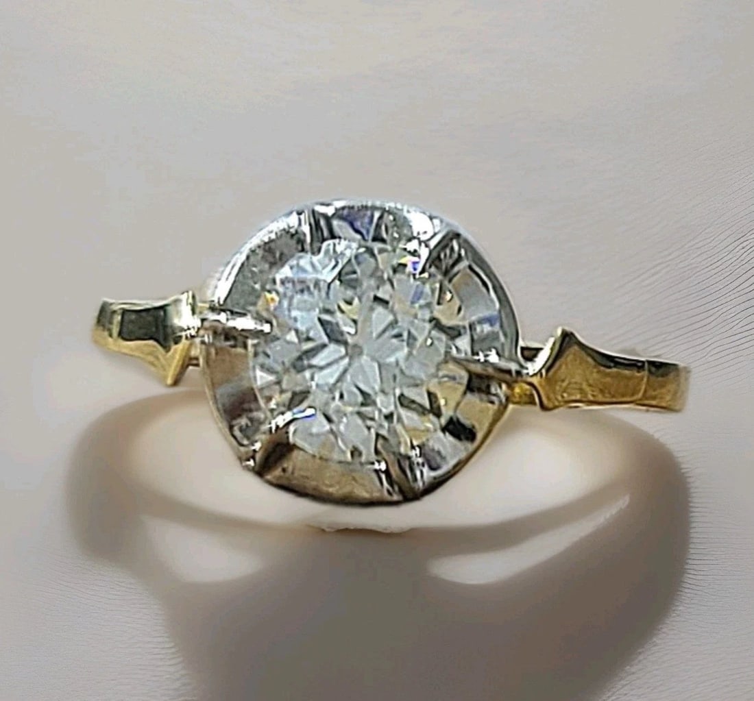 VINTAGE 18K MULTI-GOLD ENGAGEMENT RING 0.73CT. NATURAL OLD EURO ROUND DIAMOND: VINTAGE 18K MULTI-GOLD ENGAGEMENT RING 0.80CT. NATURAL OLD EURO ROUND DIAMOND Stunning Vintage round old euro cut Diamond 18k yellow white gold engagement ring circ 1930's center set natural old euro