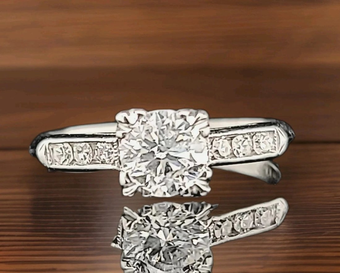 PLATINUM VINTAGE ENGAGEMENT RING 0.72CT. NATURAL ROUND DIAMOND CIRC 1930'S: 0.72CT PLATINUM VINTAGE ENGAGEMENT RING NATURAL ROUND DIAMOND CIRC 1930'S Gorgeous Vintage natural round Diamond Platinum Engagement ring circ 1930's center round natural diamond weight 0.72ct SIZE 5.